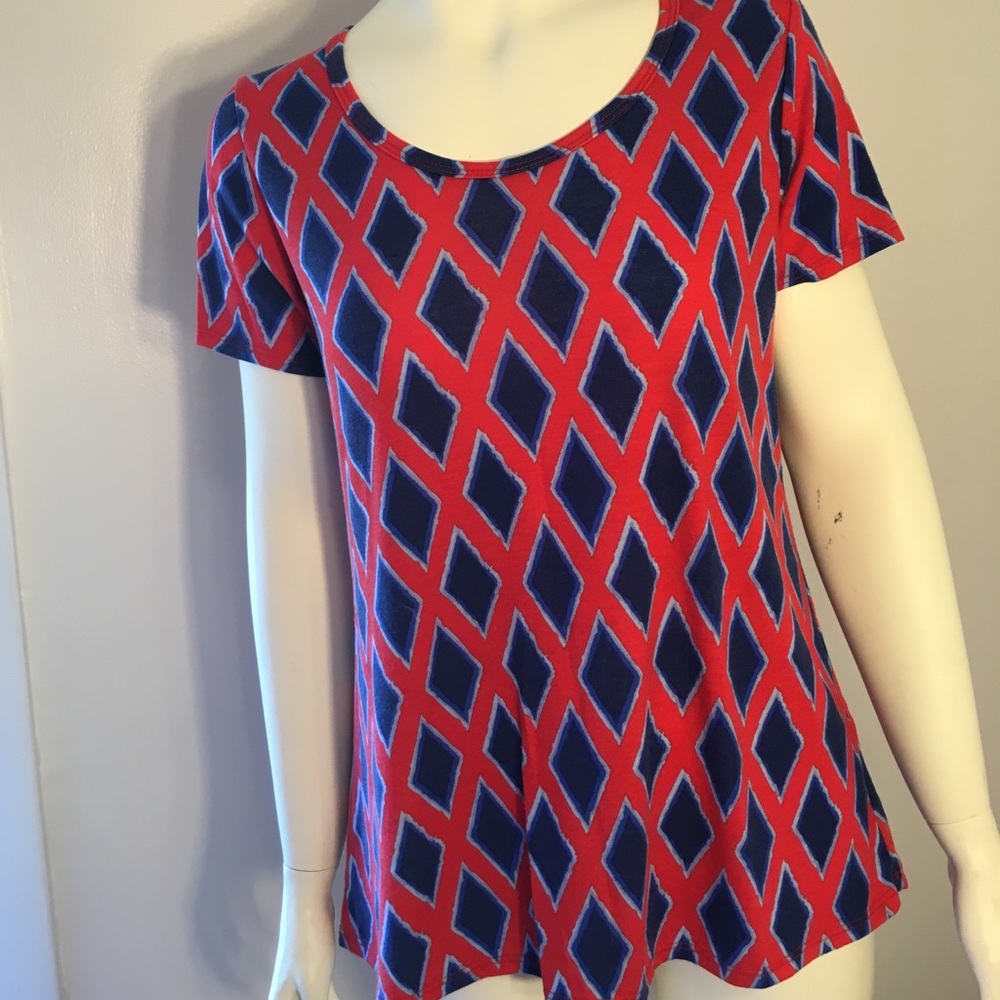🌲LuLaRoe Top Size Small Red And Blue Diamonds